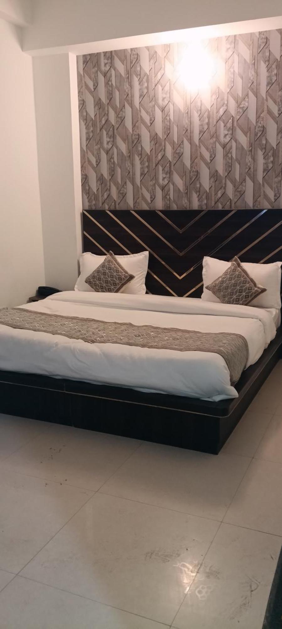 Hotel Blue Heaven Oyotownhouse Ghaziabad Zewnętrze zdjęcie
