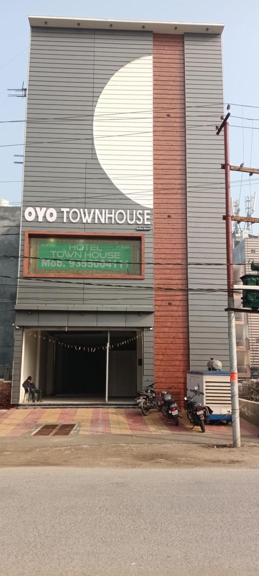 Hotel Blue Heaven Oyotownhouse Ghaziabad Zewnętrze zdjęcie