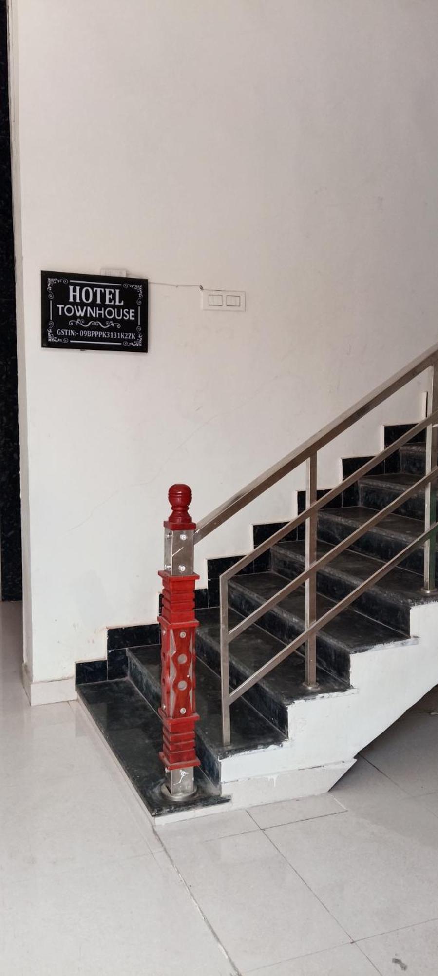 Hotel Blue Heaven Oyotownhouse Ghaziabad Zewnętrze zdjęcie